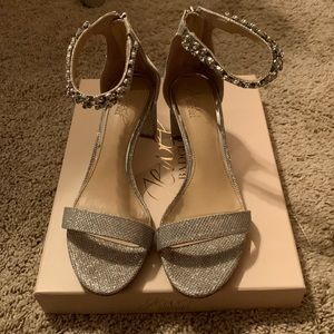 Jewel Badgley Mischka Size 7
